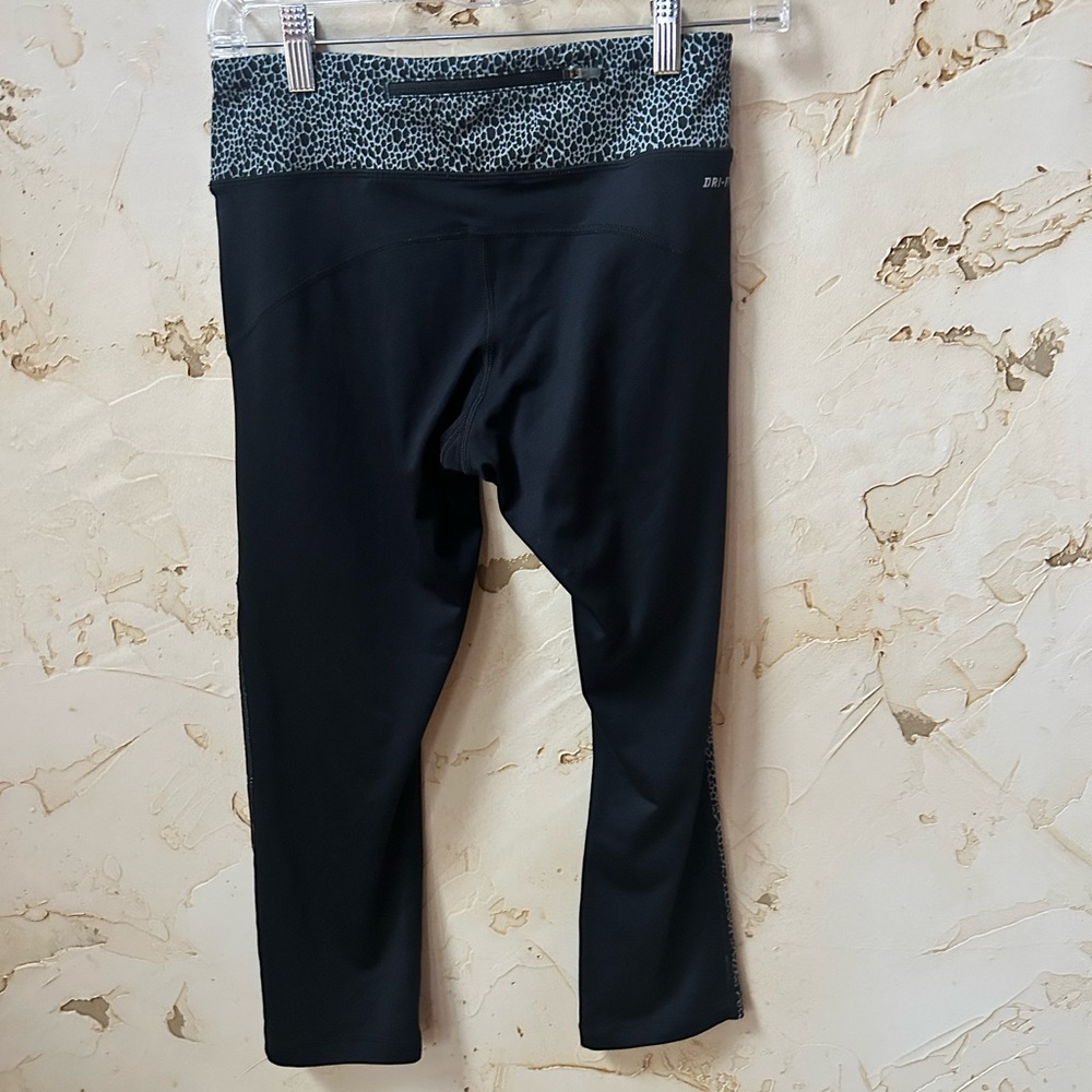 Nike Dri-FIT Capri Leggings Black Reflective Running S EUC Animal Print - Picture 3 of 10